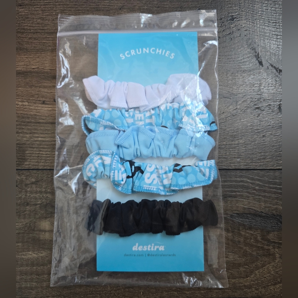 Destira Scrunchies Set